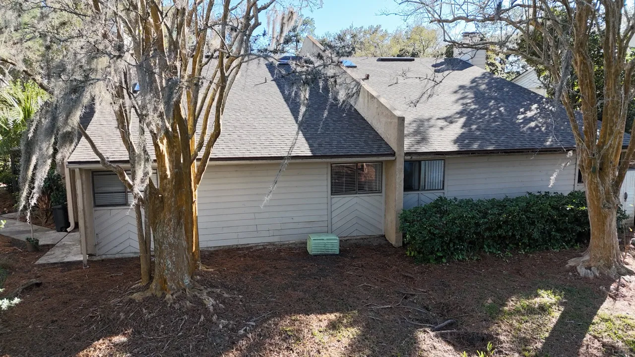 Do Metal Roofs Attract Lightning? The Honest Answer for Florida Homeowners Do Metal Roofs Attract Lightning? The Honest Answer for Florida Homeowners